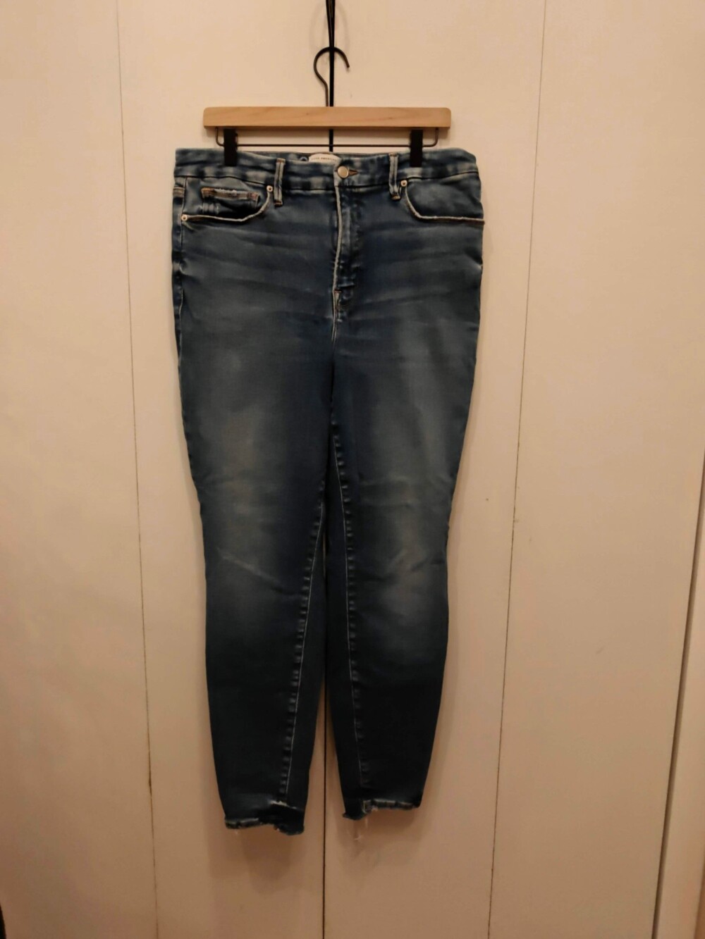 Good American Size 16 Skinny Jeans Raw Hem Medium Blue Wash